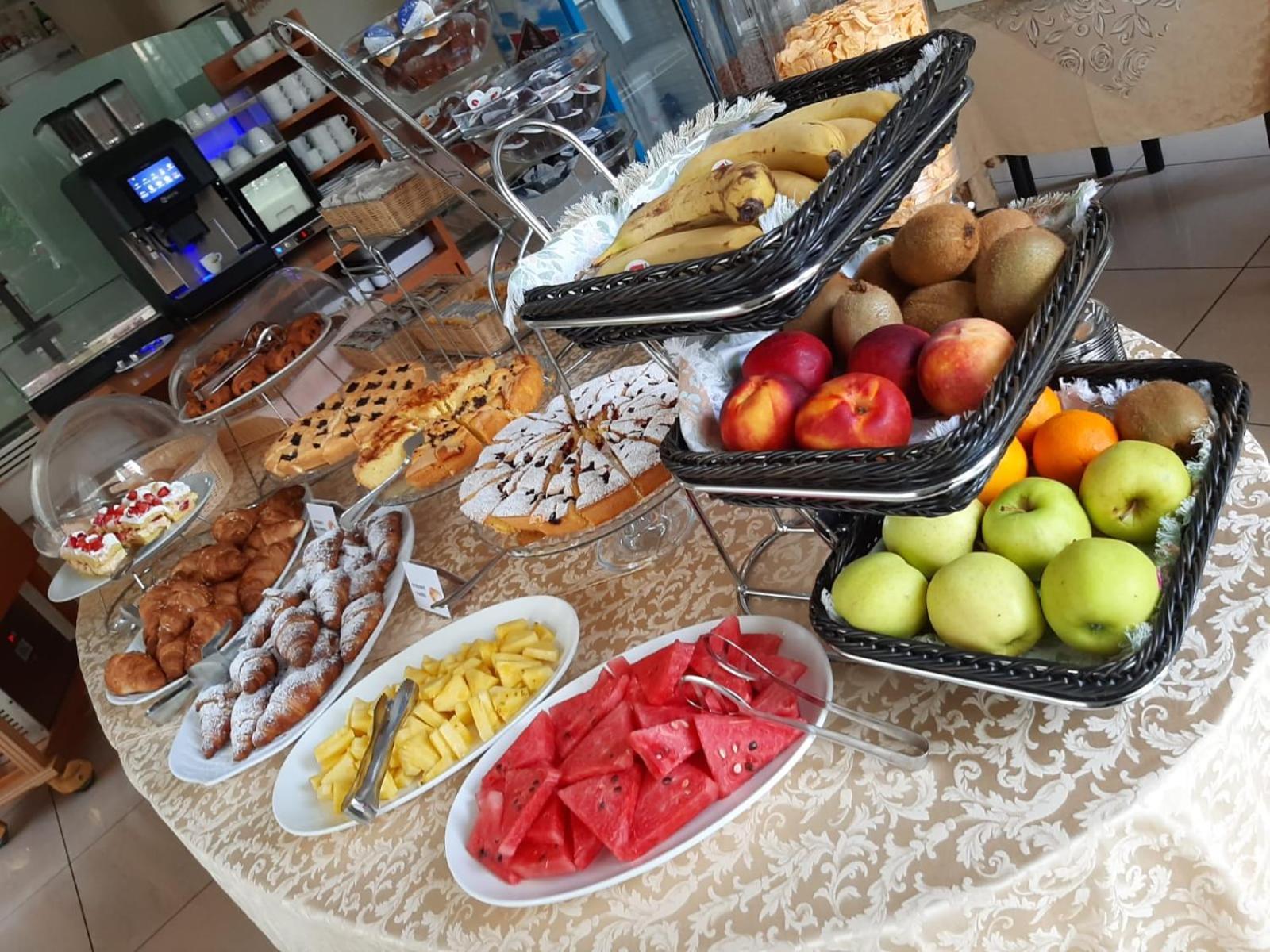 Hotel Sirena Белариа-Игеа Марина Екстериор снимка