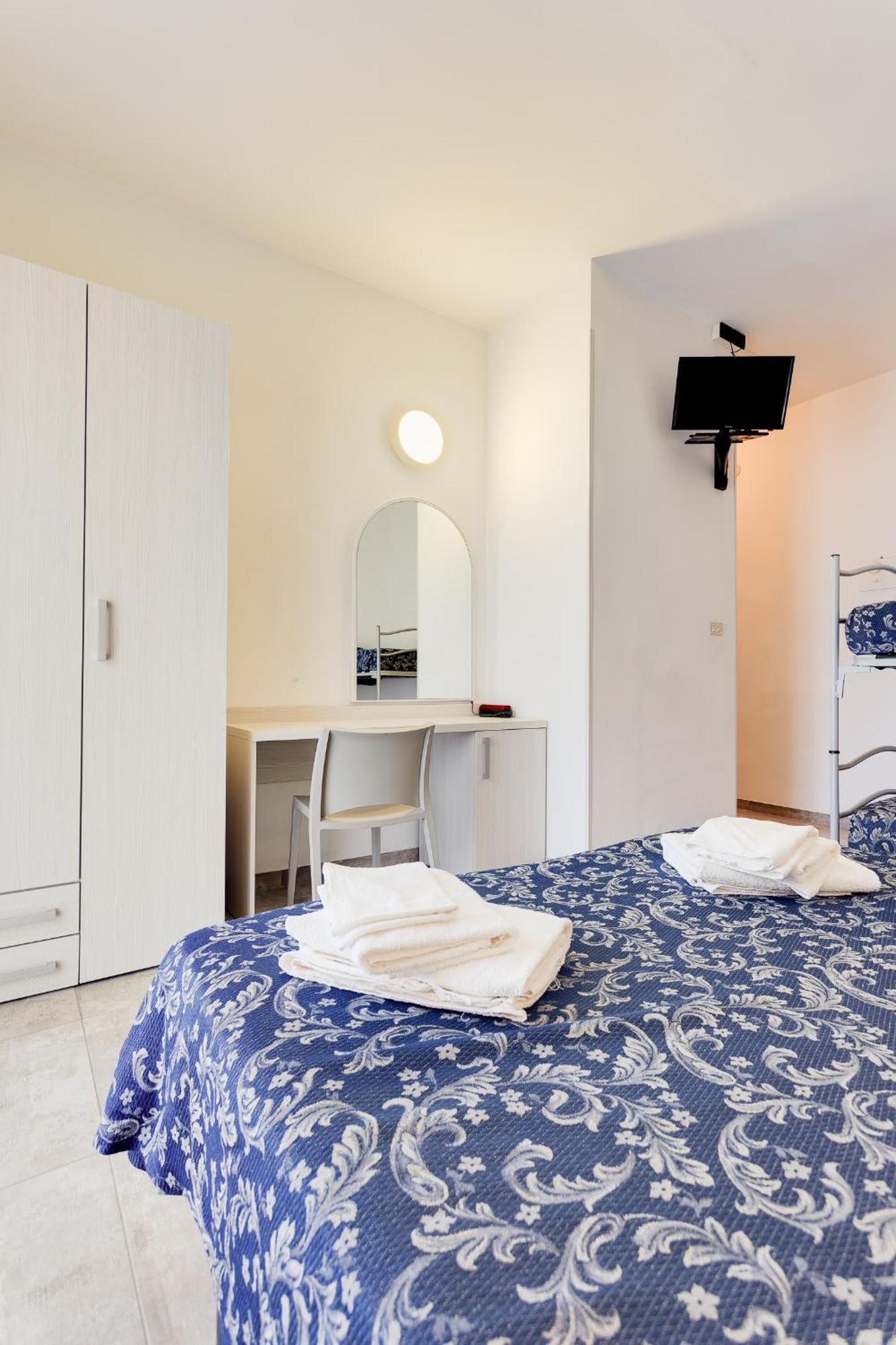 Hotel Sirena Белариа-Игеа Марина Екстериор снимка