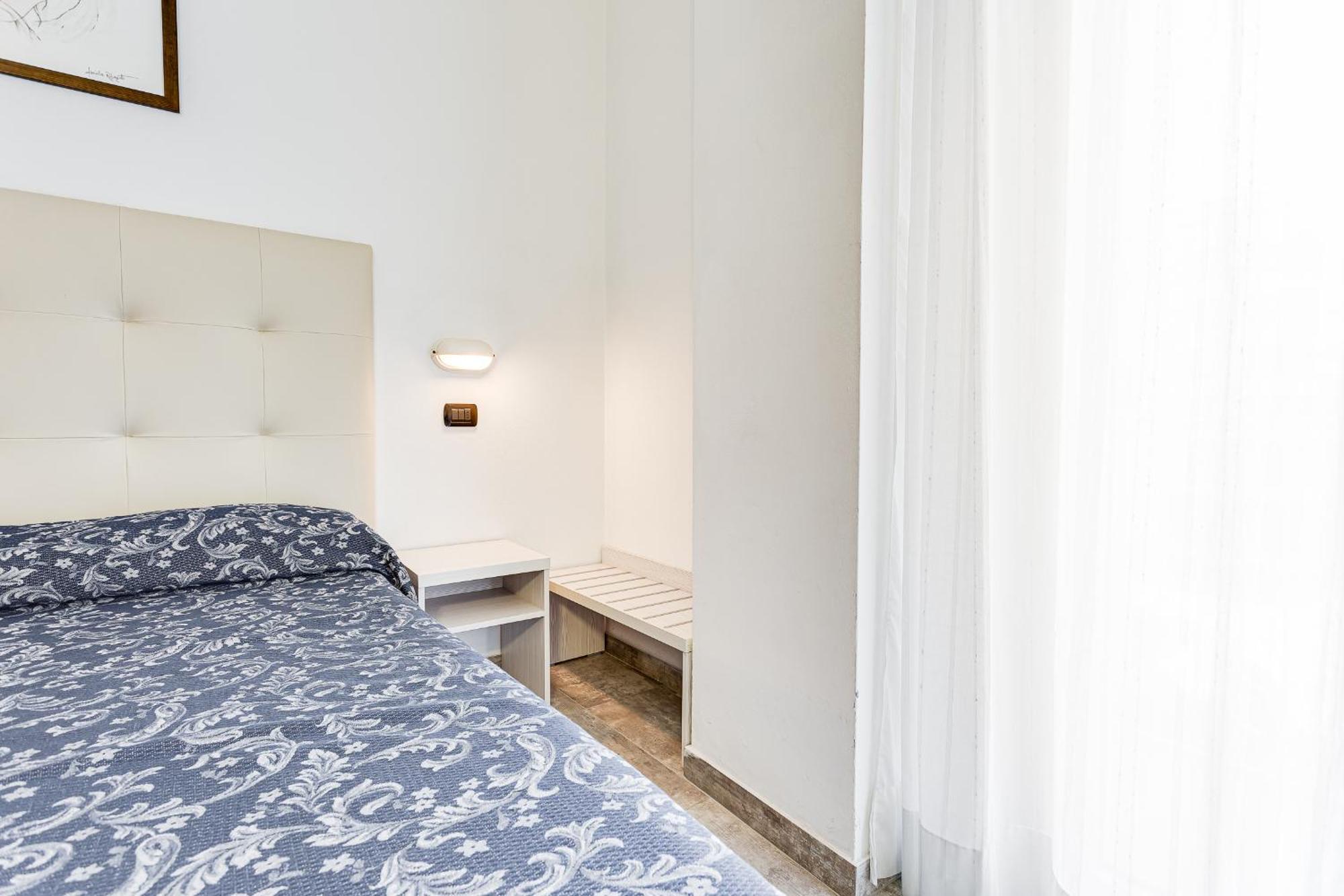 Hotel Sirena Белариа-Игеа Марина Екстериор снимка