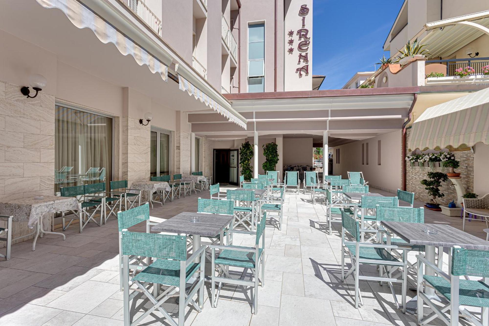 Hotel Sirena Белариа-Игеа Марина Екстериор снимка