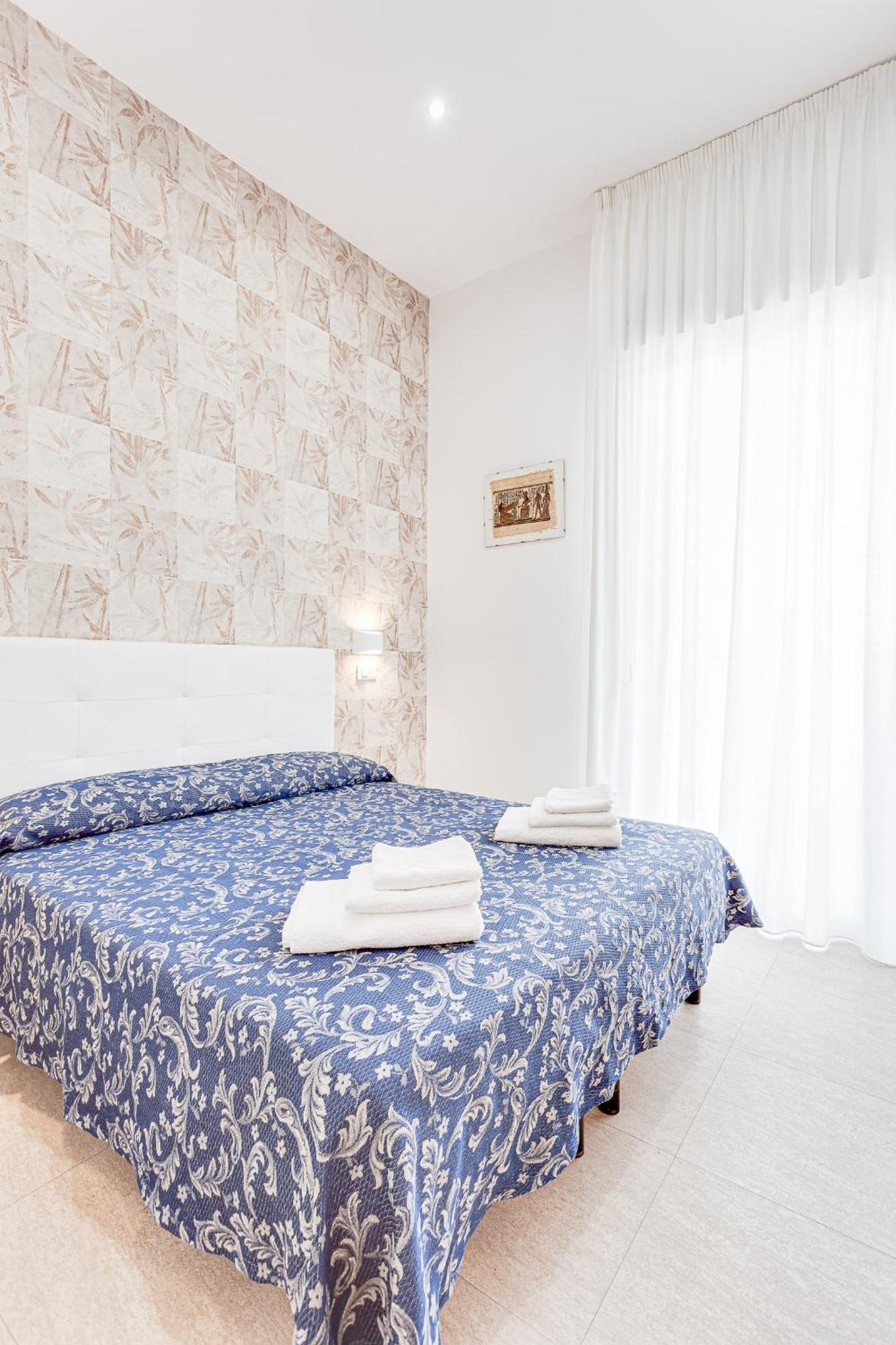 Hotel Sirena Белариа-Игеа Марина Екстериор снимка