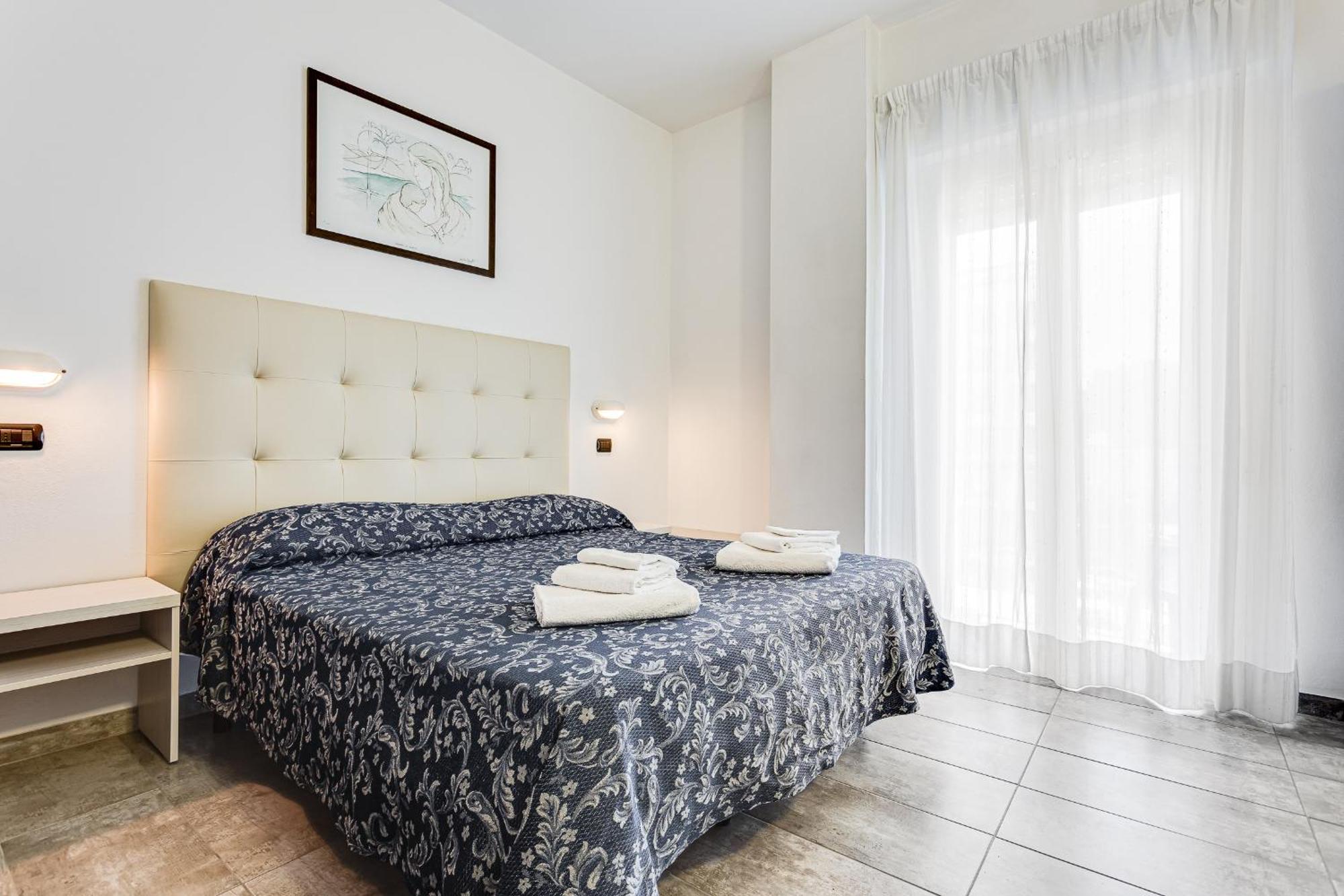 Hotel Sirena Белариа-Игеа Марина Екстериор снимка