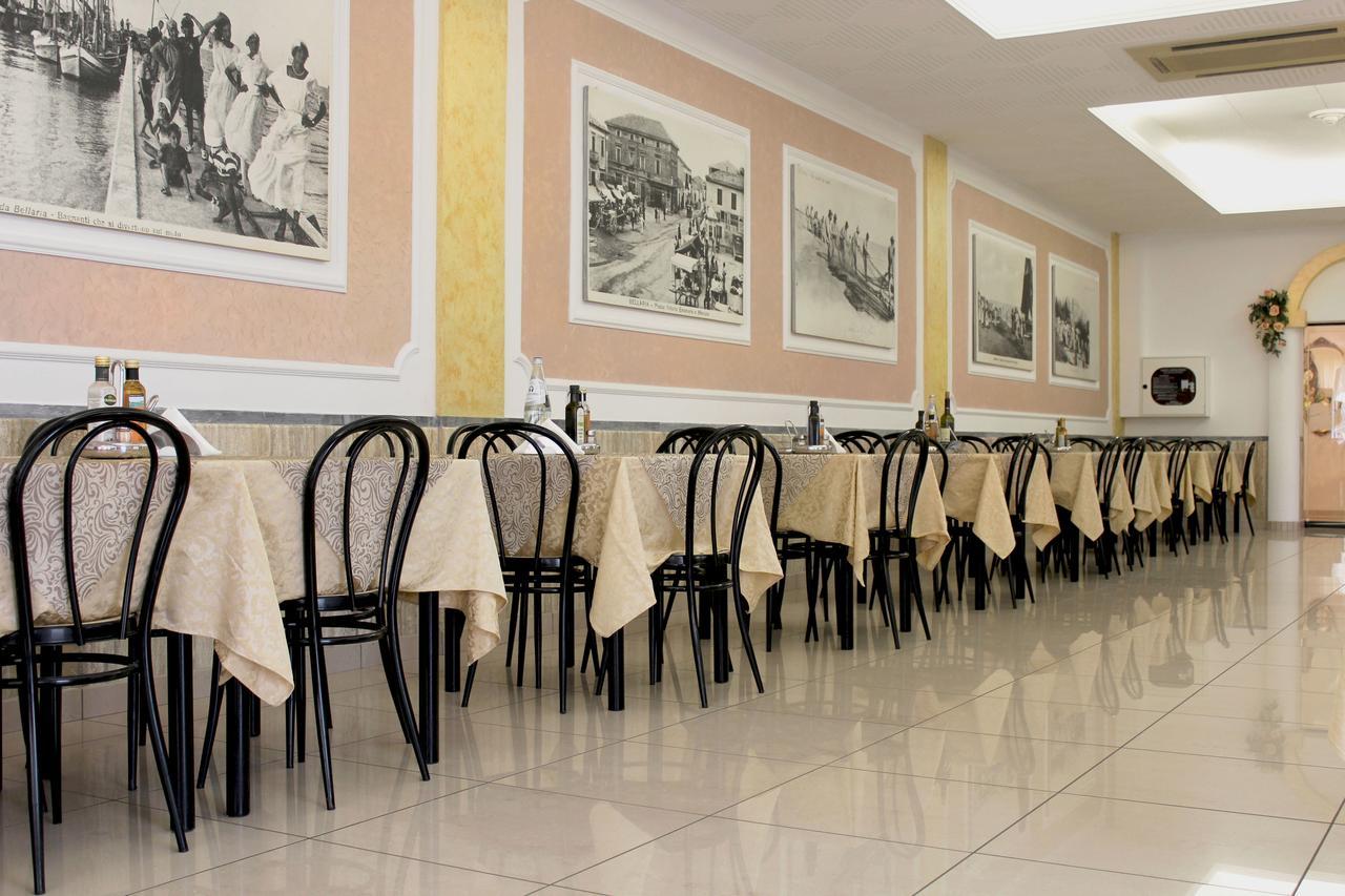 Hotel Sirena Белариа-Игеа Марина Екстериор снимка